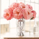Images of vases - pink peonies in glass vase