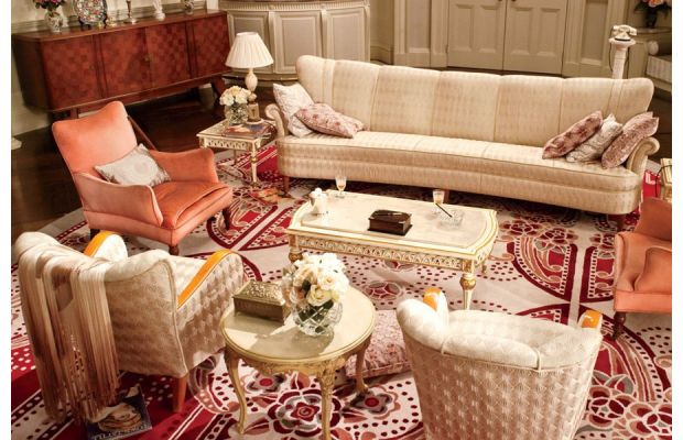 great gatsby movie set design - daisy buchanan sitting room