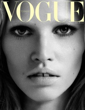 Lara-Stone-for-Vogue-Turkey-April-2012-Cover-1.jpg