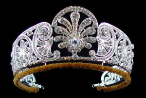 Queen-Mary-honeysuckle-diamond-tiara.jpg