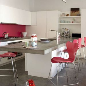 White-and-Hot-Pink-Kitchen-from-Fritz-Hansen-at-Karkula.jpg