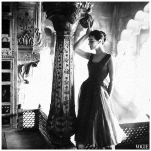 anne-gunning-in-dress-by-susan-small-norman-parkinson-india-vogue-uk-dec-1956.jpg