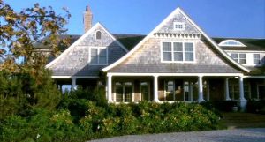 Somethings-Gotta-Give-Hamptons-beach-house-exterior2.jpg