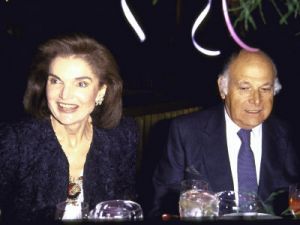 former-first-lady-jackie-kennedy-onassis-and-friend-maurice-tempelsman.jpg