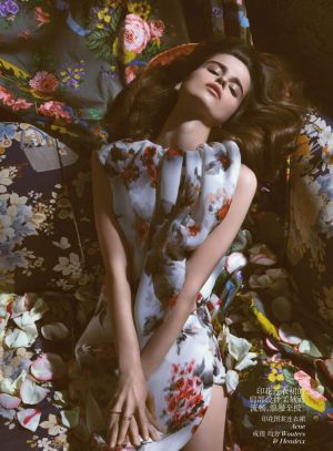 loulou-robert-by-camilla-akrans-for-vogue-china-july-2013.jpg